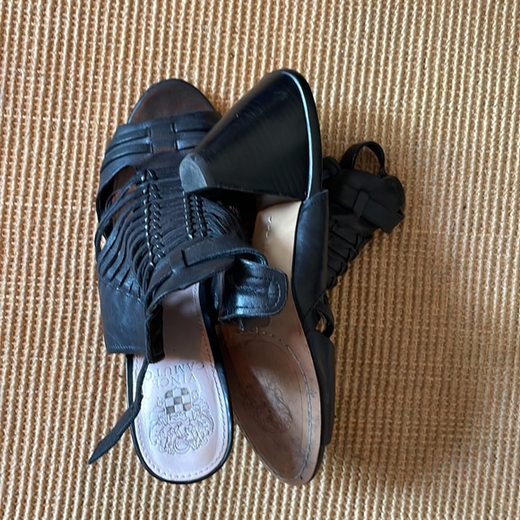 Vince Camuto, Zara, ColeHaan, Calvin Klein, Ivanka, Indigo HM, Coach - Picture 8 of 9